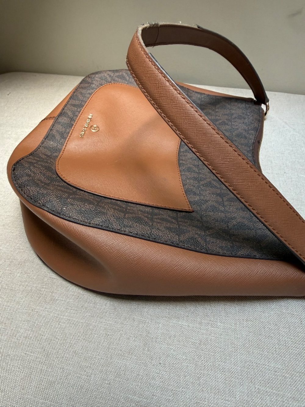 Michael Kors Large Eden Brown Hobo Shoulder Bag Purse - Picture 8 of 16